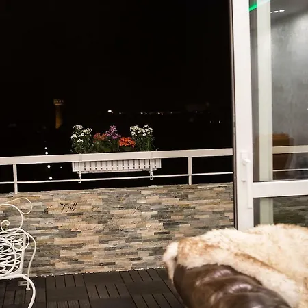 90m2 Mit Balkon *